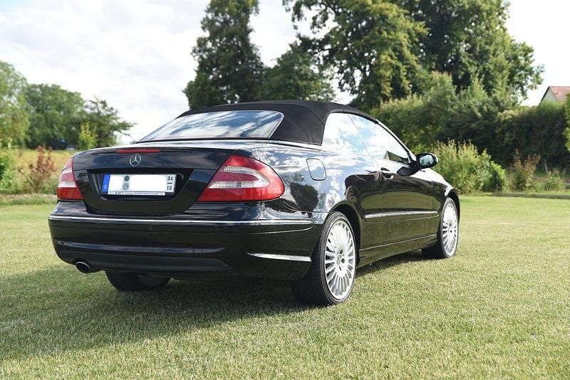 Gebraucht Mercedes CLK320 Elegance 218 PS (160 kW) 2004 Schwarz Cabrio