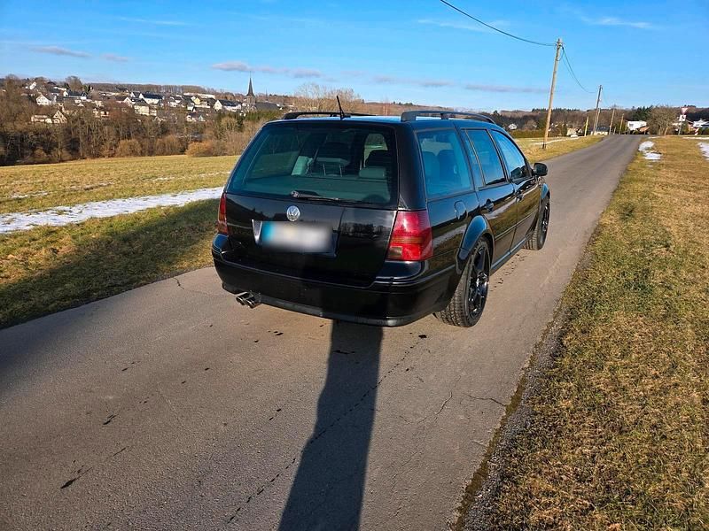 Second-hand VW Bora 204 CP (150 kW) 2003 Negru Break
