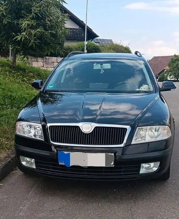 Gebraucht Skoda Octavia Ambiente 160 PS (117 kW) 2009 Schwarz Kombi