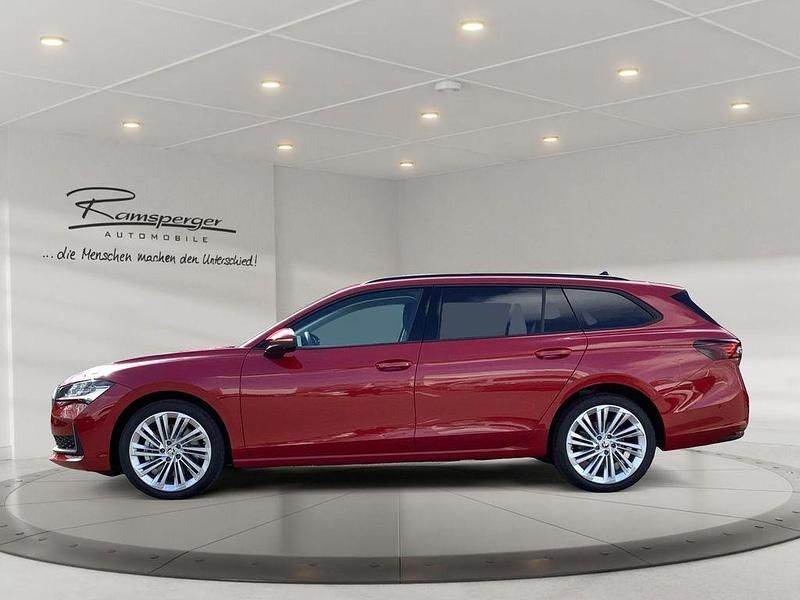 Gebraucht Skoda Superb Selection 193 PS (141 kW) 2024 Rot (karminrot metallic) Kombi