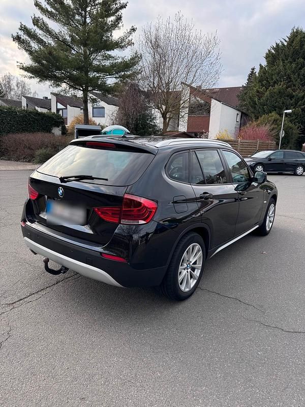 Gebraucht BMW X1 143 PS (105 kW) 2012 Schwarz SUV