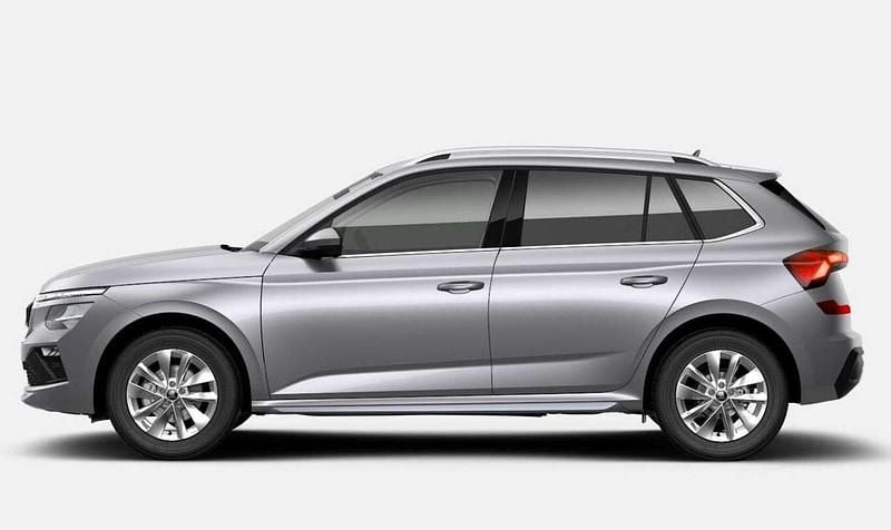 Brillantsilber metallic Neu 2025 Skoda Kamiq Selection SUV | 28.566 € (Guter Preis) - Bild 1/4