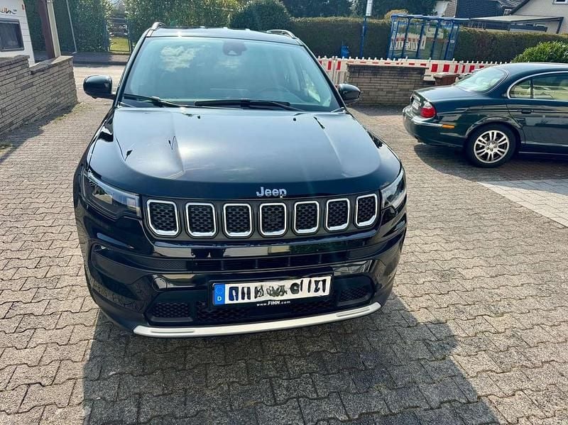Gebraucht Jeep Compass Altitude 129 PS (94 kW) 2024 Schwarz SUV