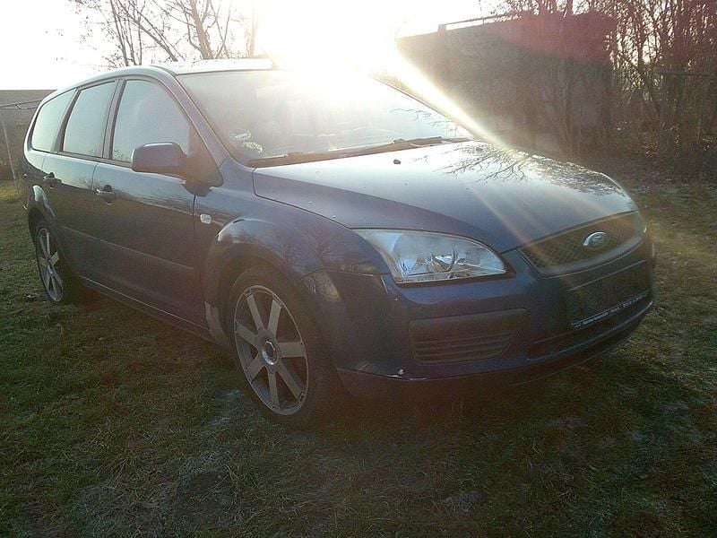 Gebraucht Ford Focus Fun X 125 PS (91 kW) 2006 Blau Kombi