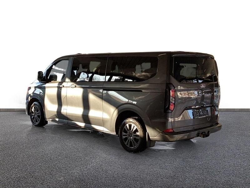 Gebraucht Ford Tourneo Titanium 136 PS (100 kW) 2024 Grau Van / Kleinbus