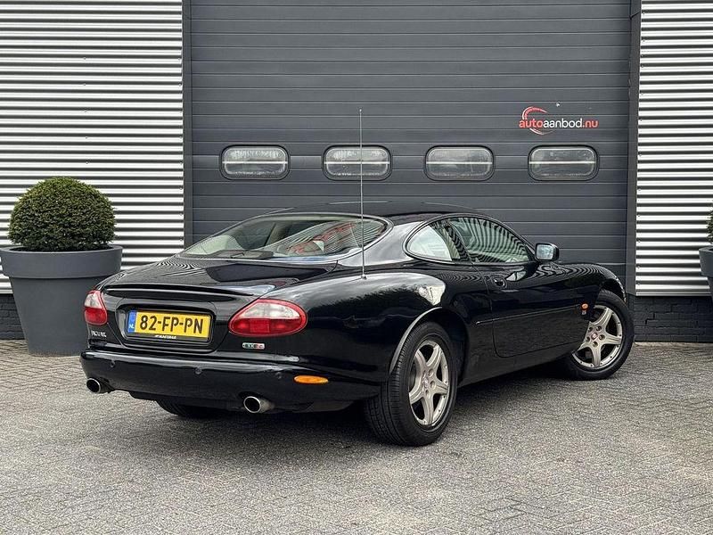 Gebraucht Jaguar XKR 363 PS (266 kW) 2000 Schwarz Coupé