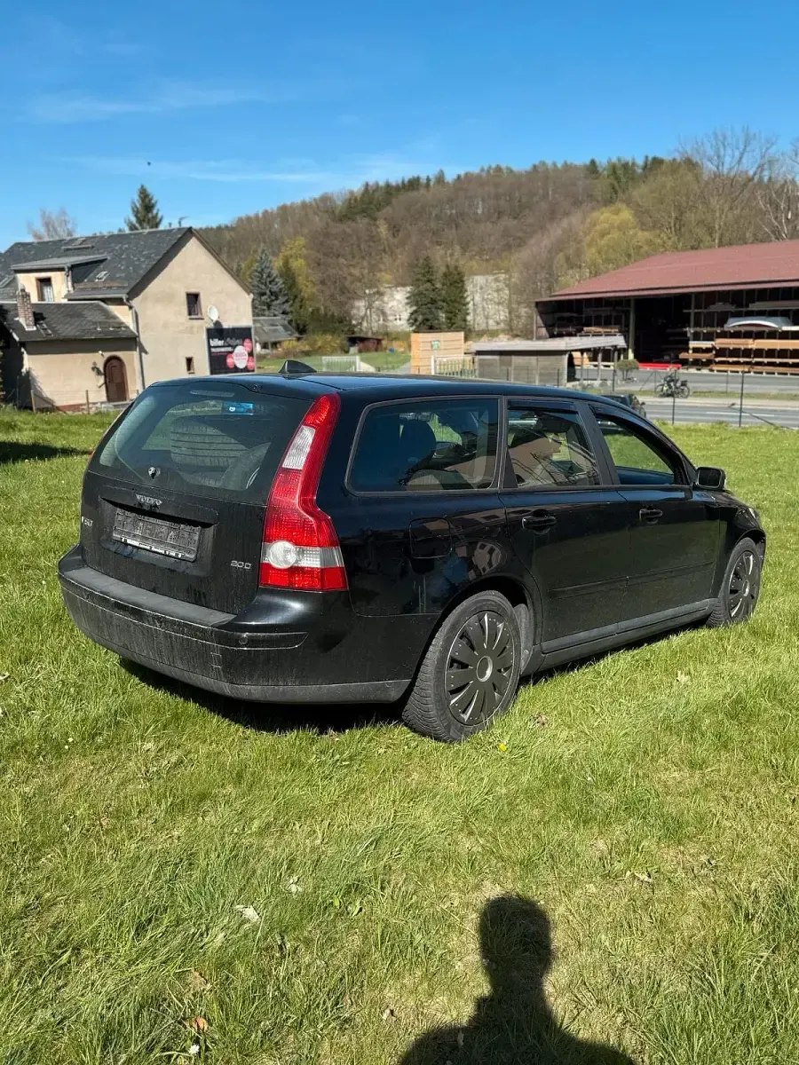 Usado Volvo V50 136 CV (100 kW) 2005 Negro Familiar