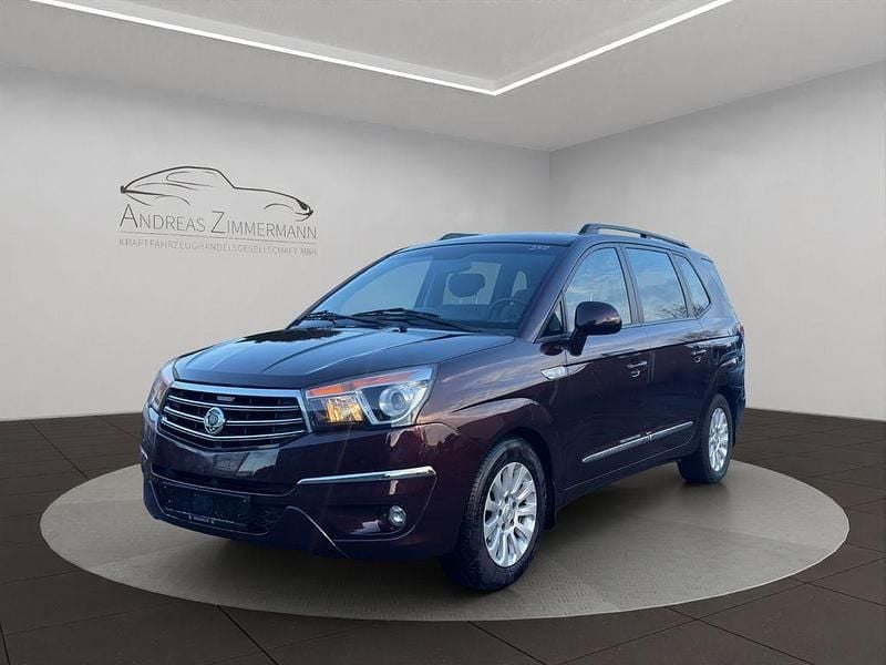 Gebraucht Ssangyong (KGM) Rodius Quartz 155 PS (114 kW) 2014 Rot Van / Kleinbus