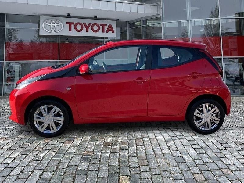 Gebraucht Toyota Aygo X-wave 69 PS (50 kW) 2015 Super red 5 Kleinwagen