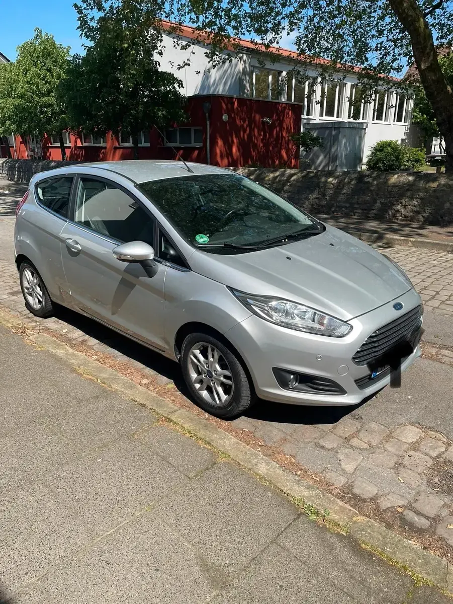 Gebraucht Ford Fiesta 80 PS (58 kW) 2016 Grau Kleinwagen