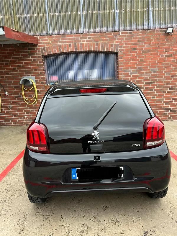 Gebraucht Peugeot 108 69 PS (50 kW) 2018 Schwarz Kleinwagen