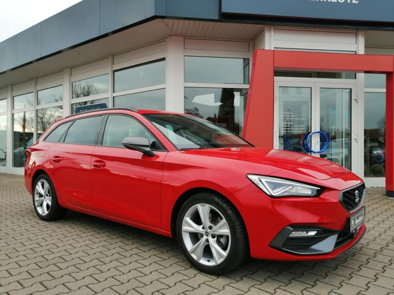 Pure red Gebraucht 2022 Seat Leon FR Kombi | 25.990 € (Etwas zu teuer) - Bild 1/4