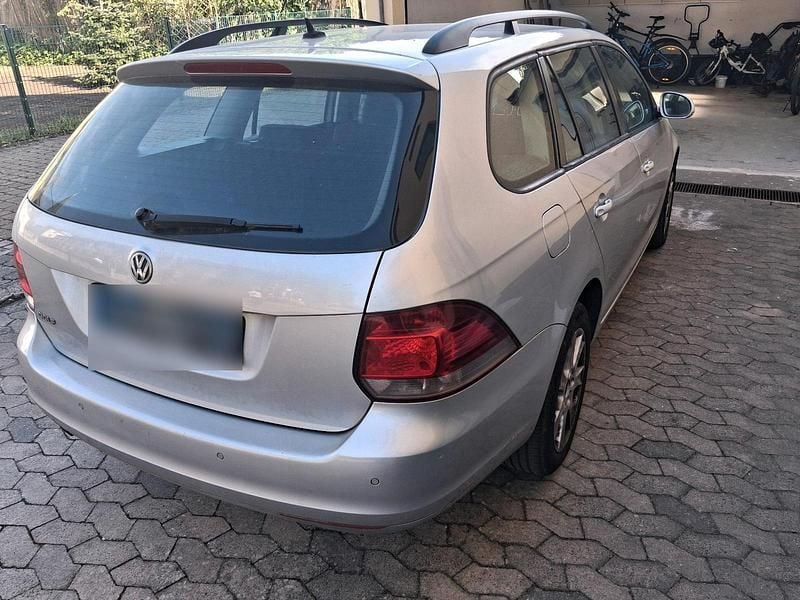 Second-hand VW Golf VI 110 CP (80 kW) 2010 Argintiu Hatchback