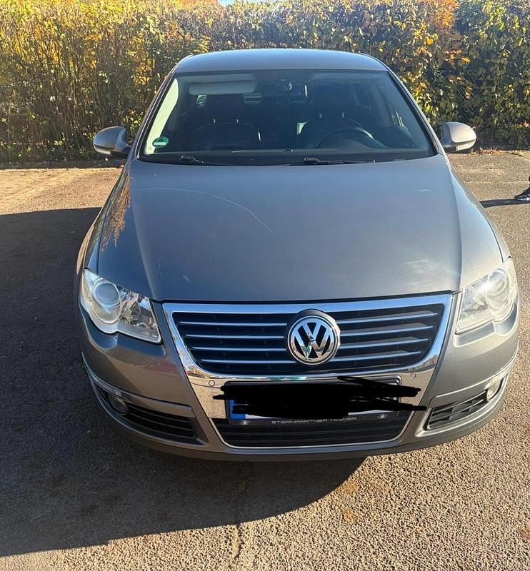 Grau Gebraucht 2005 VW Passat Limousine | 3.000 € - Bild 1/4