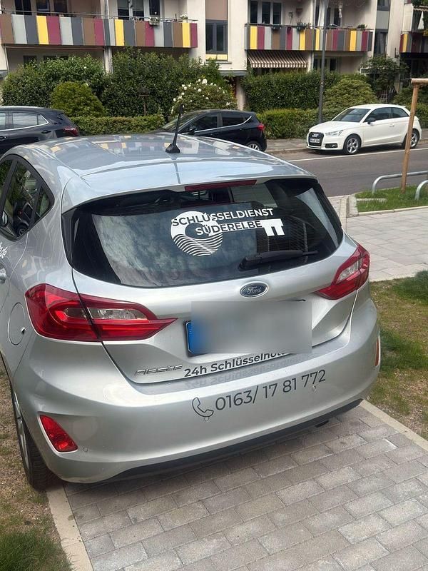 Grau Gebraucht 2019 Ford Fiesta Active Kleinwagen | 8.700 € (Fairer Preis) - Bild 1/4