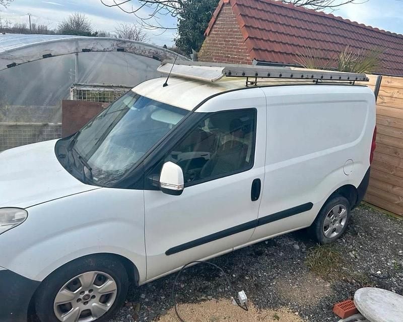 Gebraucht Fiat Doblò 105 PS (77 kW) 2014 Weiß Van / Kleinbus