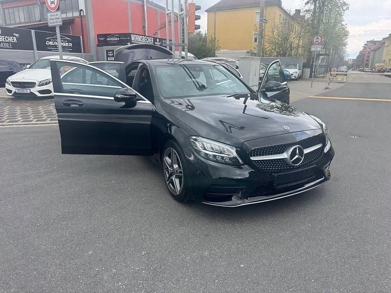 Gebraucht Mercedes C180 AMG line 156 PS (114 kW) 2020 Schwarz Limousine