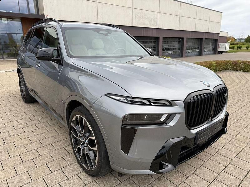 Grau Gebraucht 2023 BMW X7 M Sport SUV | 89.900 € - Bild 1/4
