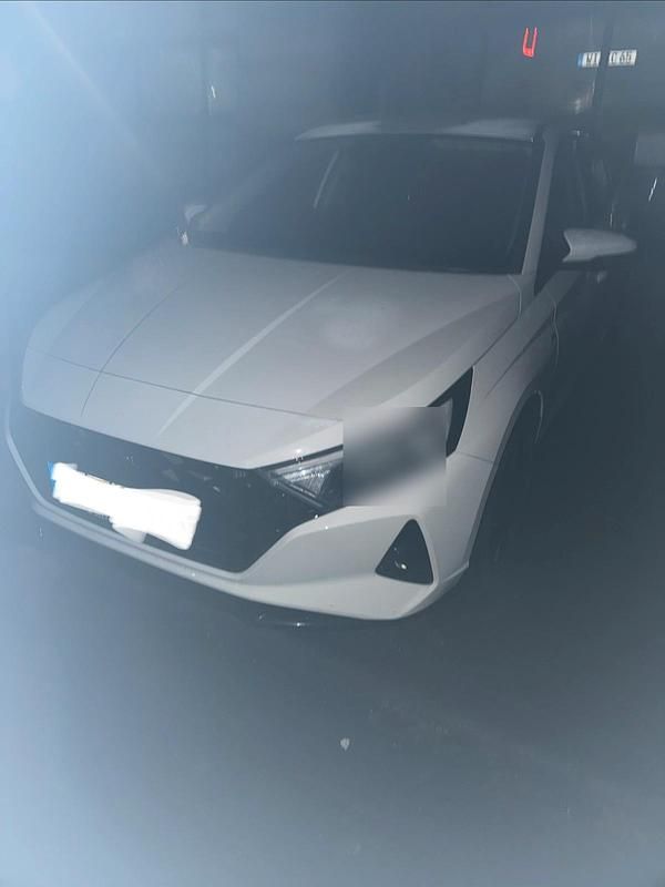 Gebraucht Hyundai i20 101 PS (74 kW) 2021 Weiß Kleinwagen