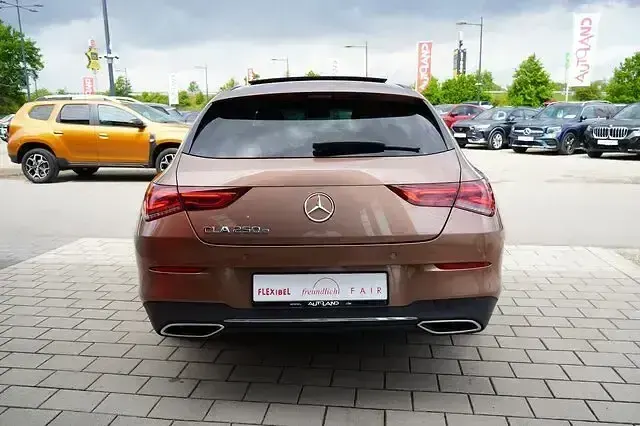 Gebraucht Mercedes CLA250e AMG line 218 PS (160 kW) 2022 Braun Limousine