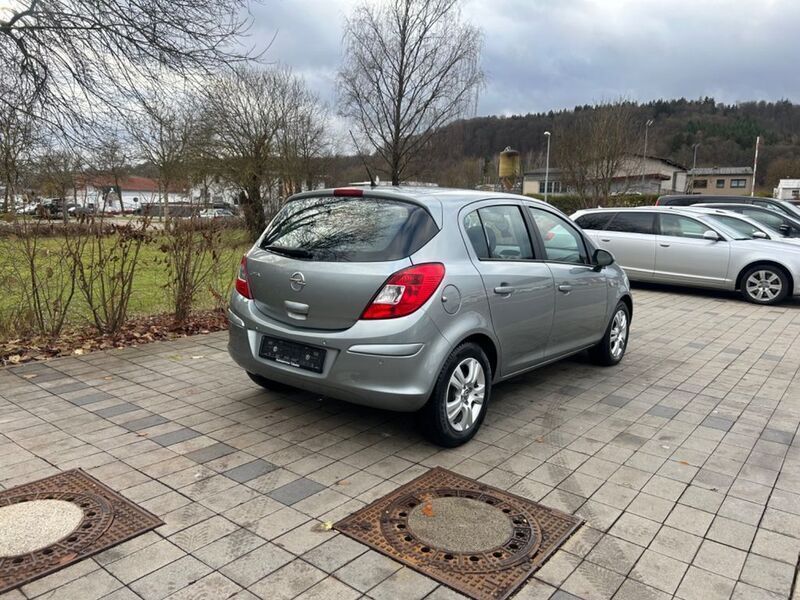 Gebraucht Opel Corsa Innovation 101 PS (74 kW) 2013 Silber Limousine