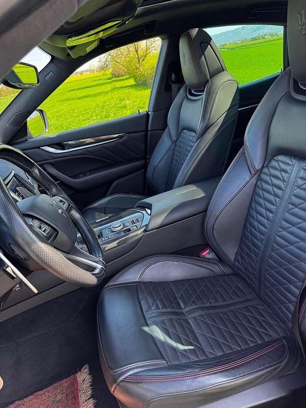 Gebraucht Maserati Levante 430 PS (316 kW) 2019 Schwarz SUV