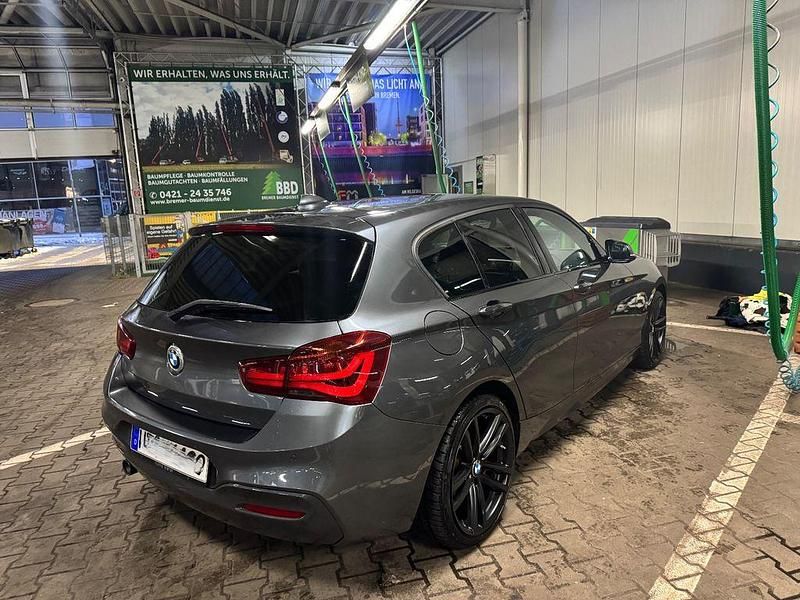 Gebraucht BMW 118 Shadowline 136 PS (100 kW) 2019 Grau Kleinwagen