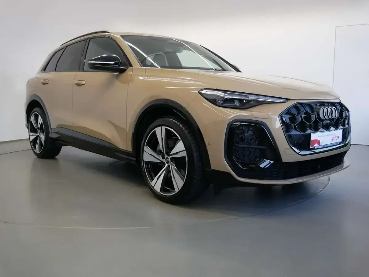 Gebraucht Audi Q5 Edition .1 204 PS (150 kW) 2025 Sakhirgold metallic SUV