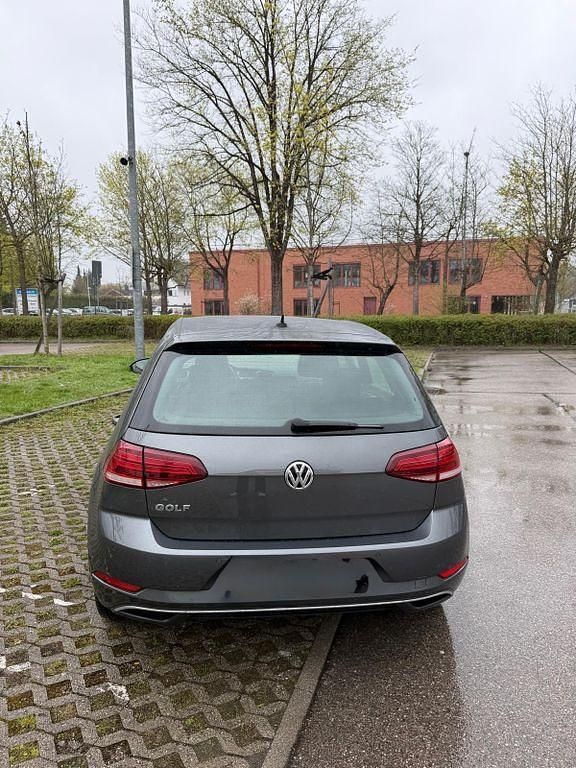 Gebraucht VW Golf VII 116 PS (85 kW) 2019 Grau Limousine