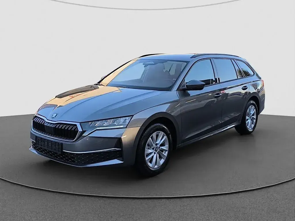 Neu Skoda Octavia Selection 150 PS (110 kW) 2025 Silber Kombi