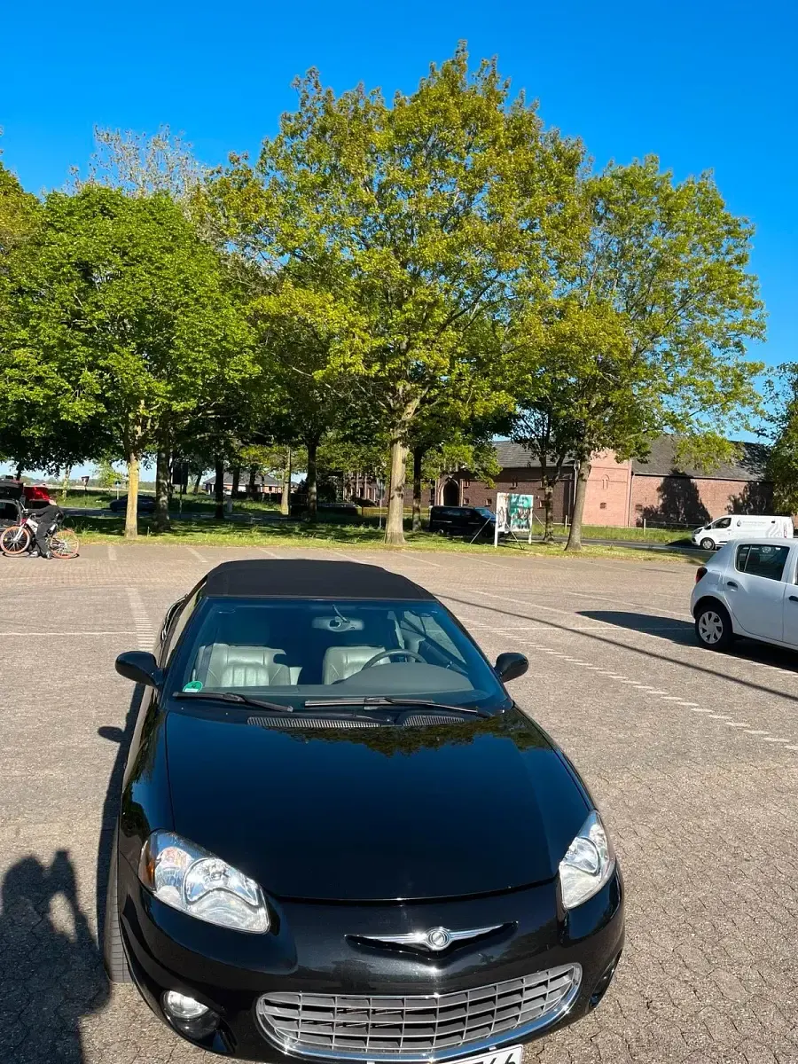 Używany Chrysler Sebring Cabriolet 204 KM (150 kW) 2003 Czarny Kabriolet