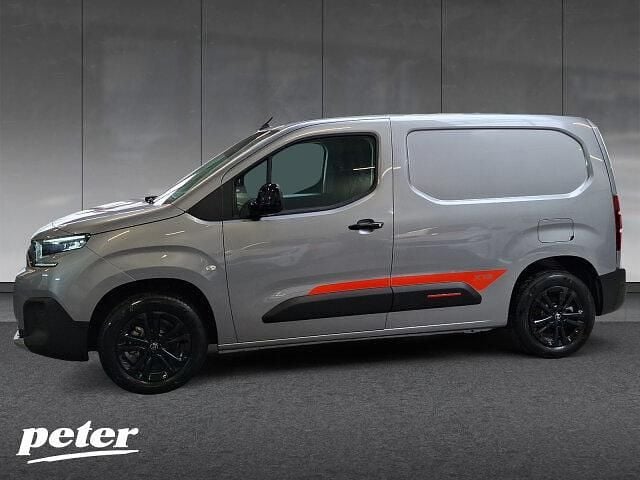 Neu Citroën Berlingo XTR 101 PS (74 kW) 2026 Met. stahlgrau Van / Kleinbus