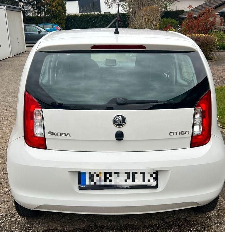Gebraucht Skoda Citigo Active 60 PS (44 kW) 2013 Weiß Kleinwagen