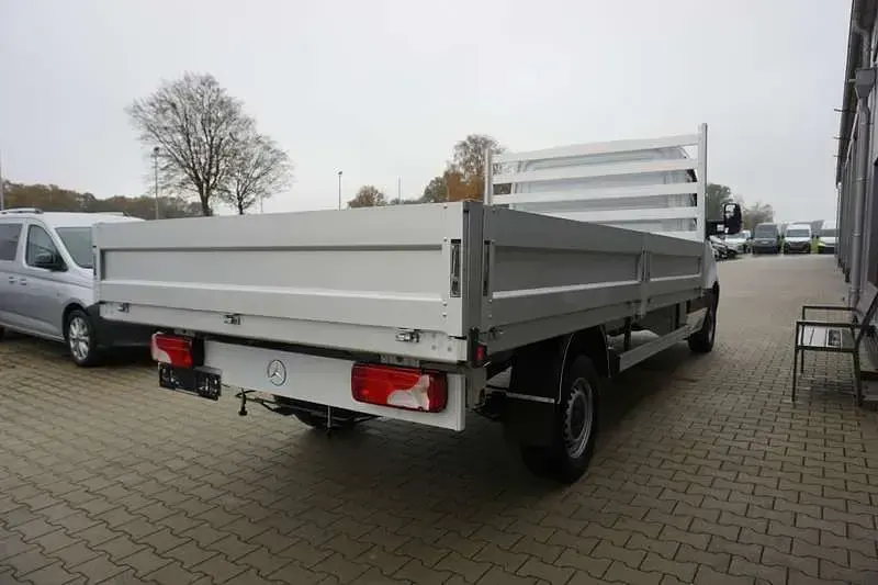 Gebraucht Mercedes Sprinter 190 PS (139 kW) 2023 Weiß Van
