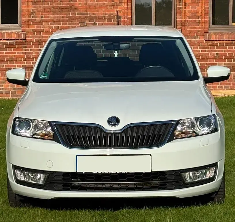 Gebraucht Skoda Rapid Drive 110 PS (80 kW) 2017 Weiß Kleinwagen