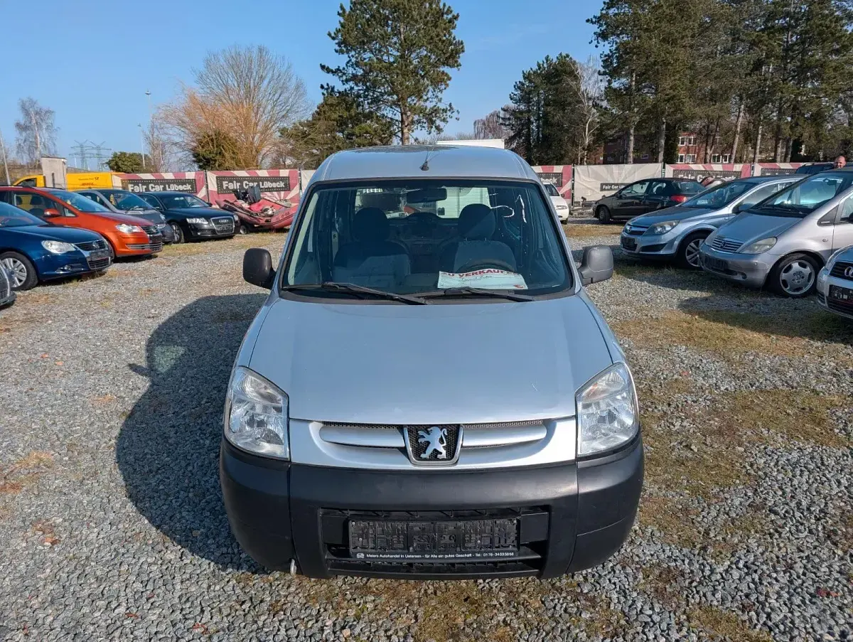 Gebraucht Peugeot Partner 90 PS (66 kW) 2008 Silber Van / Kleinbus