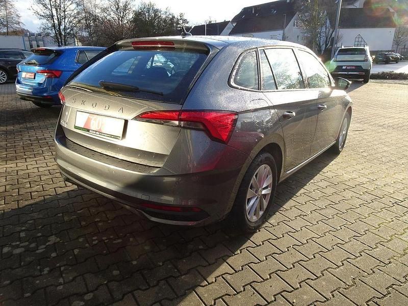 Gebraucht Skoda Scala Selection 116 PS (85 kW) 2024 Grau Kleinwagen