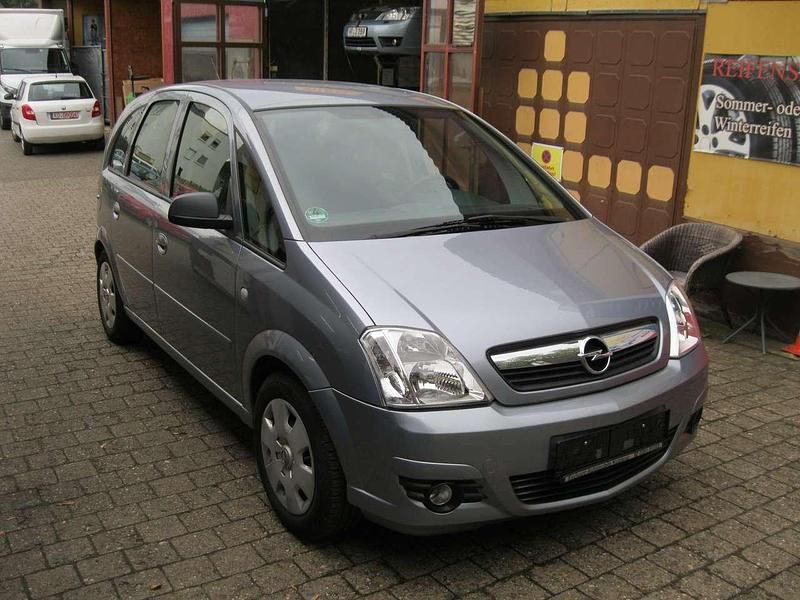 Grau Gebraucht 2007 Opel Meriva Van / Kleinbus | 4.300 € (Etwas zu teuer) - Bild 1/4