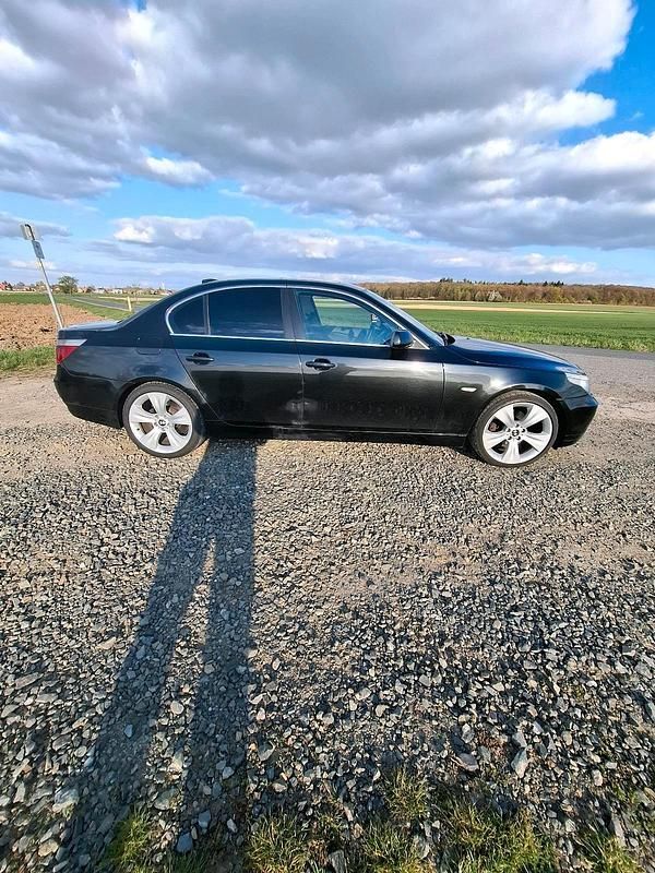 Second-hand BMW 520 170 CP (125 kW) 2003 Negru Berlinǎ