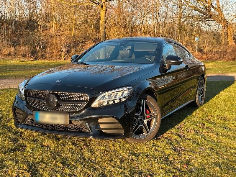 Gebraucht Mercedes C180 115 PS (84 kW) 2019 Schwarz Coupé