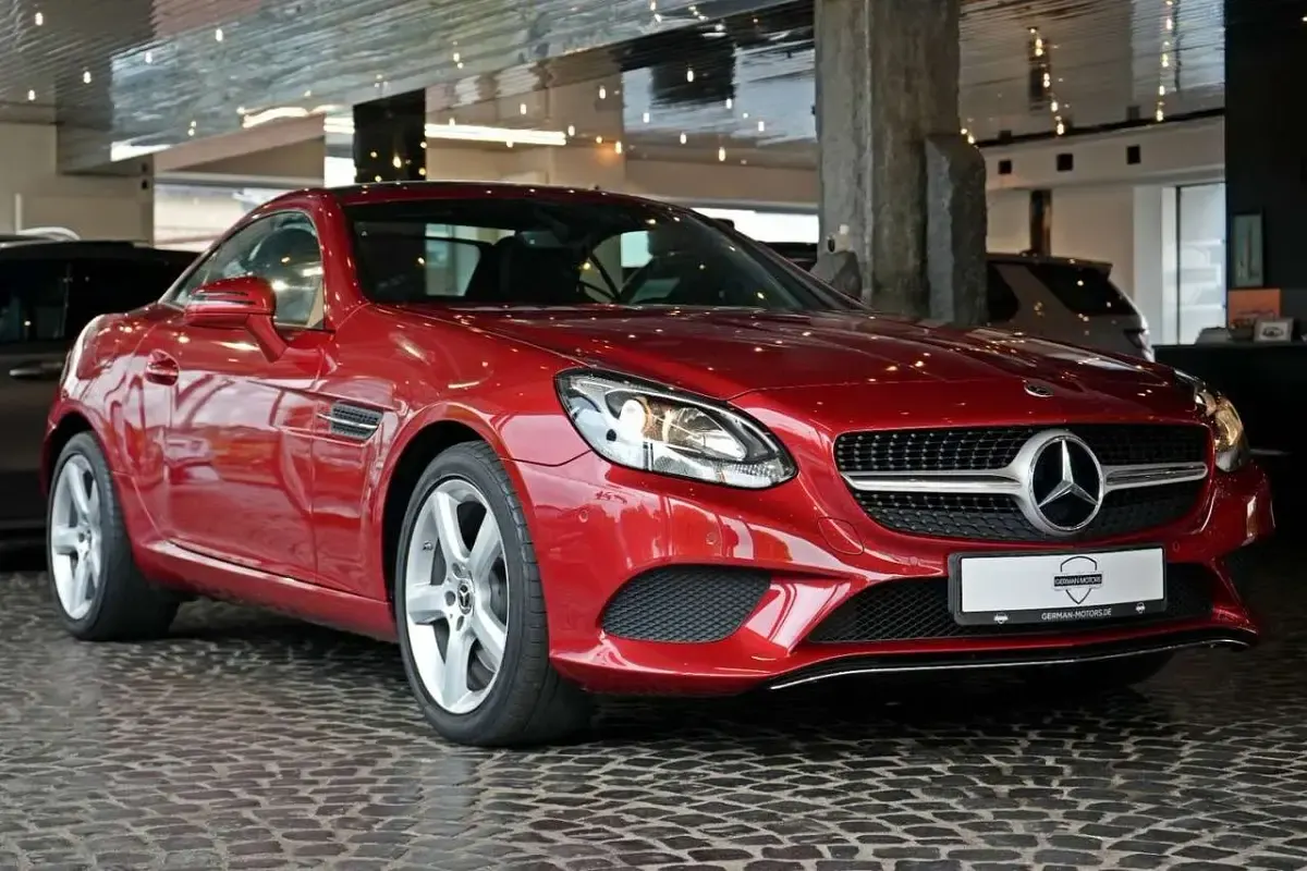 Gebraucht Mercedes SLC200 184 PS (135 kW) 2017 Designo rot metalliclackierun Cabrio
