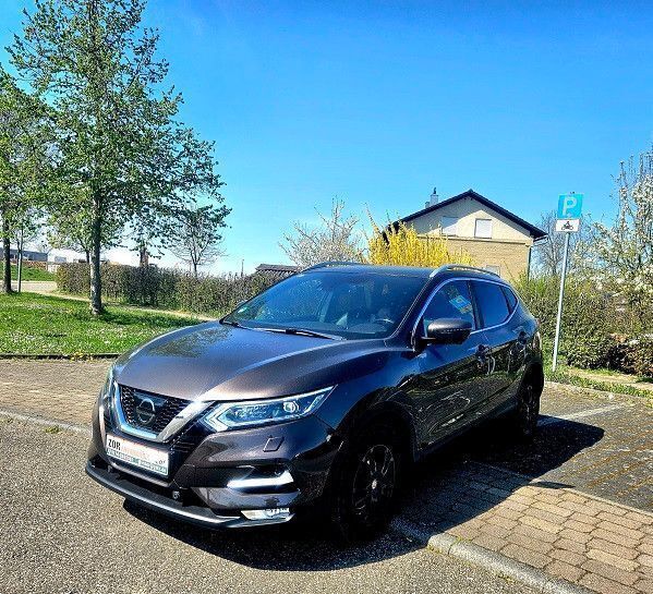 Brown m Gebraucht 2017 Nissan Qashqai Tekna SUV | 15.900 € (Etwas zu teuer) - Bild 1/4