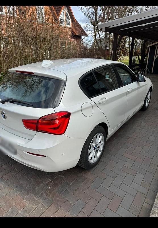 Gebraucht BMW 116 Advantage 109 PS (80 kW) 2019 Weiß Kleinwagen