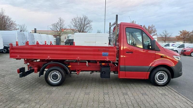 Gebraucht Mercedes Sprinter 190 PS (139 kW) 2023 Rubinrot "88" Van