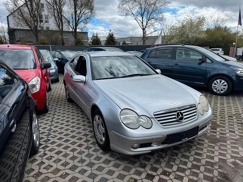 Gebraucht Mercedes 180 129 PS (94 kW) 2001 Silber Limousine