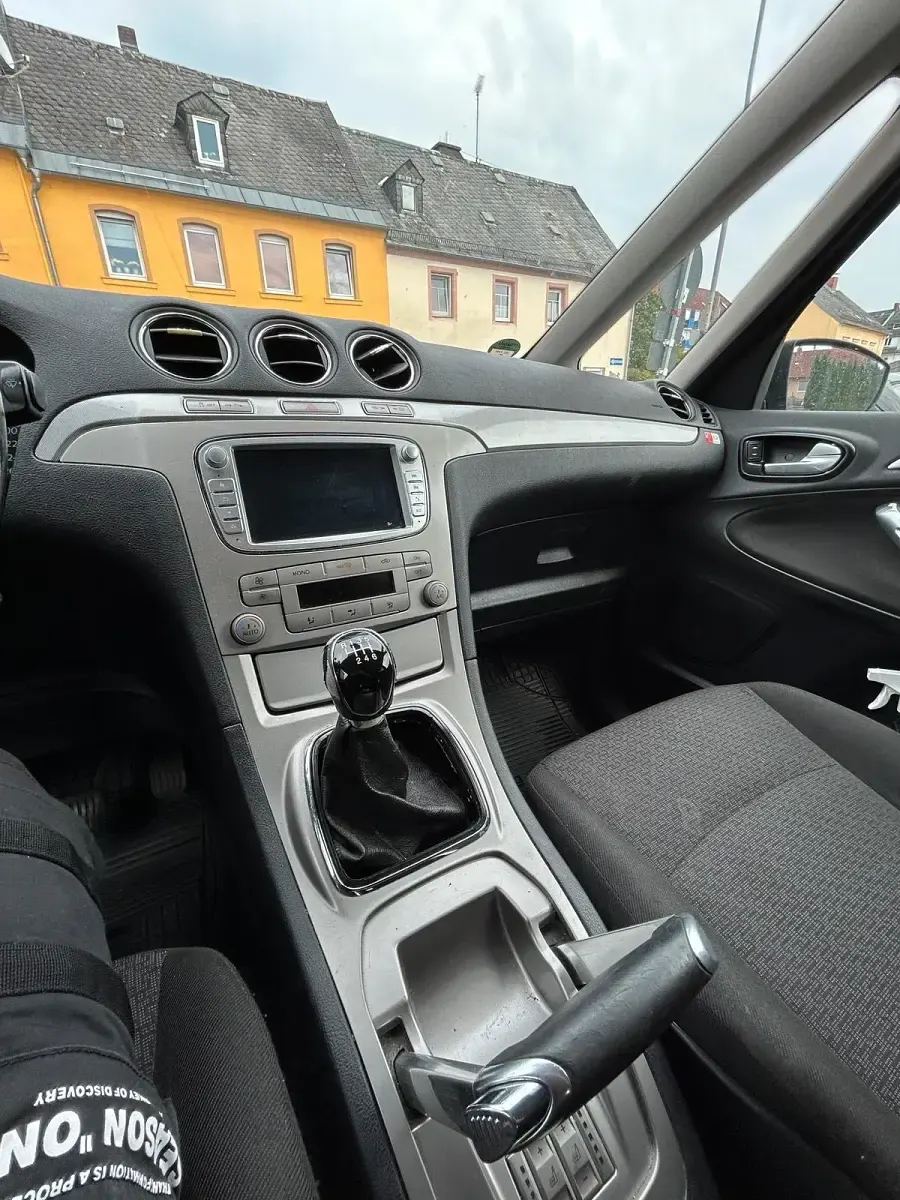 Gebraucht Ford Galaxy 140 PS (102 kW) 2009 Schwarz Van / Kleinbus