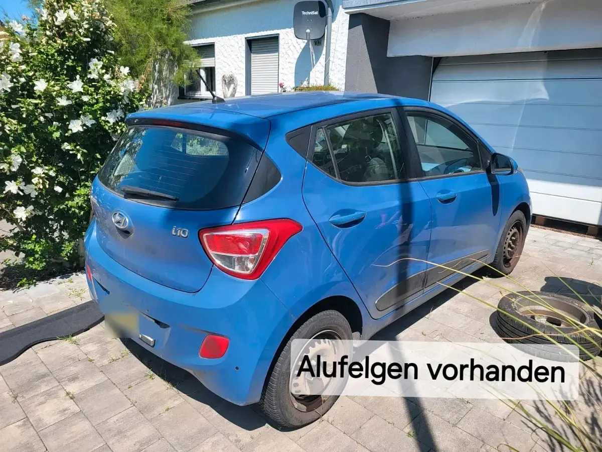 Gebraucht Hyundai i10 Style 67 PS (49 kW) 2016 Blau Kleinwagen