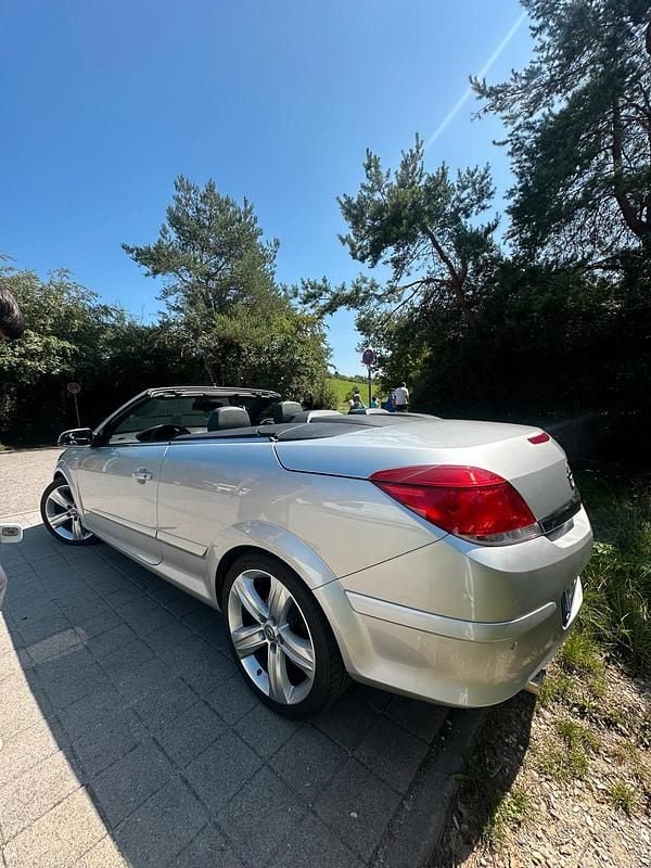 Silber Gebraucht 2008 Opel Astra Cabriolet Cabrio | 3.999 € (Fairer Preis) - Bild 1/4