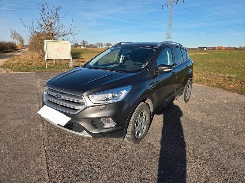 Grau Gebraucht 2019 Ford Kuga Cool & Connect SUV | 15.300 € (Fairer Preis) - Bild 1/4