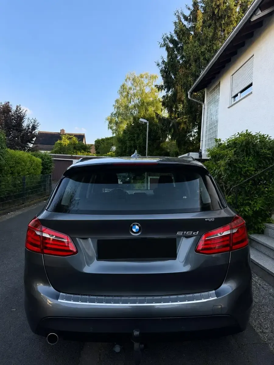 Gebraucht BMW 218 Active Tourer 150 PS (110 kW) 2015 Grau Van / Kleinbus